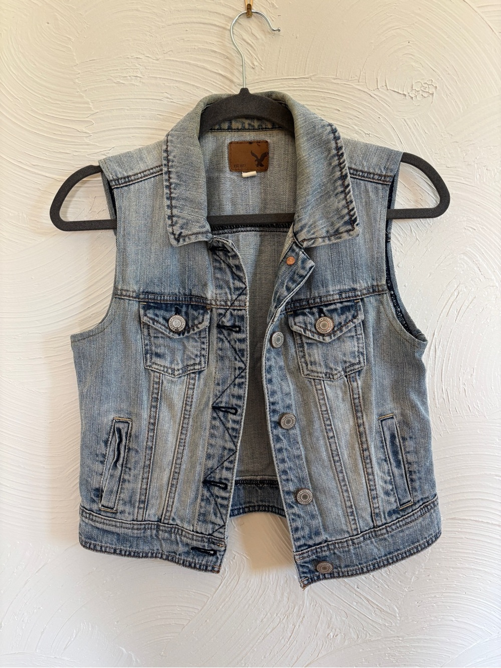 American Eagle - Vintage Light Wash Denim Vest Sleeveless Jacket